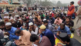 আখেরি মোনাজাতের শেষ হলো বিশ্ব ইজতেমার প্রথম পর্ব