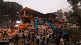 বিরতির পর আবারও ভাঙা হচ্ছে ধানমন্ডি ৩২ নম্বরের বাড়ি