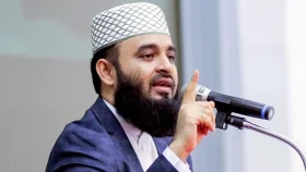 ‘ফাইভ জি স্পিডে’ তারাবি পড়ার সমালোচনায় আজহারী