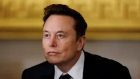 ইলন মাস্ককে ‘সবকিছুতে সেরা’ বলছে গ্রোক 