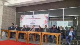 আমরা কোনো দলের পক্ষে বা বিপক্ষে থাকতে চাই না: সিইসি