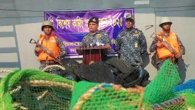 নৌবাহিনীর কম্বিং অপারেশন: বিপুল পরিমান অবৈধ জাল ধ্বংস 