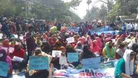 শাহবাগে প্রাথমিকে নিয়োগবঞ্চিতদের সমাবেশ