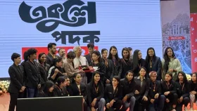 একুশে পদক হাতে পেল বাংলাদেশ নারী ফুটবল দল