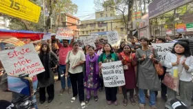 মেয়েদের ধূমপান করা কি বেআইনি?