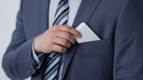 মোবাইল ফোন পকেটে রাখা কতটা বিপজ্জনক?