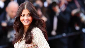 চুম্বন থাকায় হলিউড সিনেমায় অভিনয়ে রাজি হননি ঐশ্বরিয়া