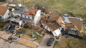 টর্নেডোর আঘাতে লণ্ডভণ্ড যুক্তরাষ্ট্র, নিহত ২০