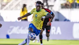 শেষ মুহূর্তে ভিনির গোলে ব্রাজিলের জয়