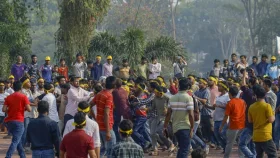 স্মৃতিসৌধে স্বেচ্ছাসেবক দলের দুই পক্ষের মারামারি