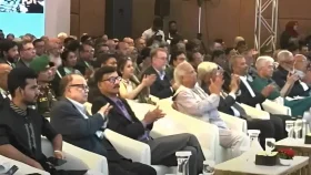 বিনিয়োগ সম্মেলনে যোগ দিয়েছেন প্রধান উপদেষ্টা