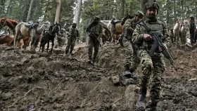 কাশ্মীর সীমান্তে গোলাগুলি