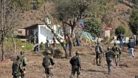 পাকিস্তানের হামলায় নিহত ১০ ভারতীয়