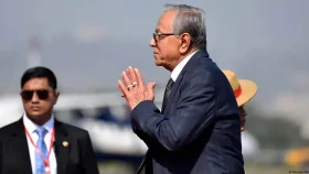 দেশ ছাড়লেন সাবেক রাষ্ট্রপতি আবদুল হামিদ