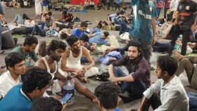 জুমার পর গণঅনশনে যাচ্ছেন জবি শিক্ষার্থীরা