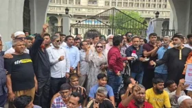 আজও বিক্ষোভে ইশরাকের সমর্থকরা