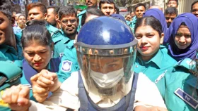 ‘এগুলো বিচার নয়, হাসিনা স্টাইলে মনোযোগ ডাইভারশন: হাসনাত আবদুল্লাহ