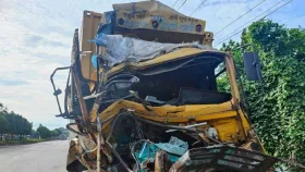 দিনাজপুরে ট্রাকের সঙ্গে মাইক্রেবাসের ধাক্কা, নিহত ৩