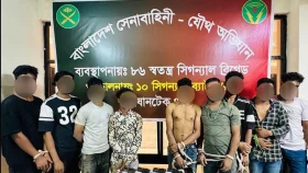 রাজধানীর মাটিকাটায় সেনাবাহিনীর অভিযান, অস্ত্রসহ গ্রেপ্তার ১০ 