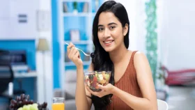 সকালে যেসব খাবার খেলে ত্বক ভালো থাকে