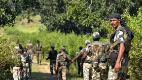 ভারতে মাওবাদীদের বিরুদ্ধে যৌথ বাহিনীর অভিযান, নিহত ৩০