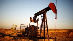 টানা চার দফায় বিশ্ববাজারে জ্বালানি তেলের দামে পতন