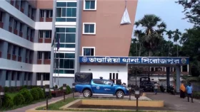 ভান্ডারিয়ায় পুলিশের কাছ থেকে আসামি ছিনতাই, আটক ২