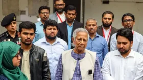 ‘পদত্যাগের ভাবনা’ সংকটে কীভাবে পড়লেন ড. ইউনূস?