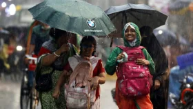 ঢাকায় ১৮২ মিলিমিটার বৃষ্টিপাত, বইছে ঝড়ো বাতাস