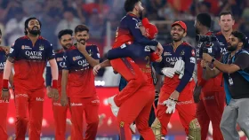 আইপিএলে প্রথমবার চ্যাম্পিয়ন বেঙ্গালুরু