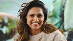 দীপিকার চমক, ৮০০ কোটির ছবিতে নায়িকা