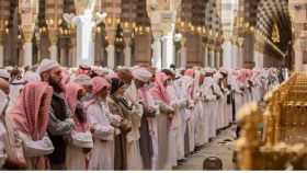 নামাজে কাতার সংযুক্ত করে দাঁড়ানোর ফজিলত