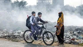 দূষিত শহরের তালিকায় নবম স্থানে ঢাকা