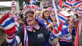 থাই প্রধানমন্ত্রীর পদত্যাগ দাবিতে বিক্ষোভ