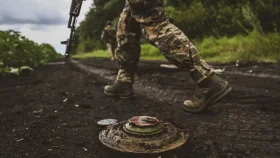 রাশিয়া সীমান্তে নিষিদ্ধ স্থল মাইন বসানোর পরিকল্পনা ইউরোপের পাঁচ দেশের