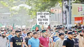 স্থবির হয়ে পড়ে ঢাকা