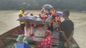 ফেনীতে কমছে নদীর পানি, প্লাবিত অঞ্চলে ভোগান্তি