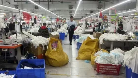 যুক্তরাষ্ট্রে চীনের পোশাক রপ্তানি সর্বনিম্নে, বাংলাদেশের জন্য নতুন সুযোগ
