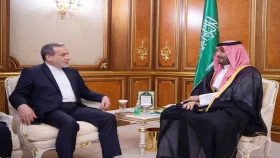জেদ্দায় সৌদি যুবরাজের সঙ্গে ইরানি পররাষ্ট্রমন্ত্রীর বৈঠক