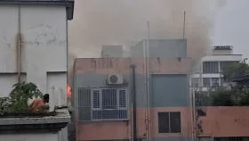 বনশ্রীতে বহুতল ভবনে আগুন