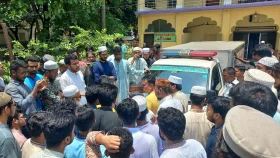 ইবি শিক্ষার্থীর রহস্যময় মৃত্যু, তদন্তের দাবিতে বিক্ষোভ