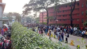 বিমান বিধ্বস্ত: কেউ সন্তান খুঁজছেন, আবার স্বেচ্ছাসেবকরা খুঁজছেন অভিভাবক