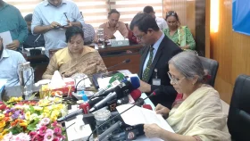 ইলিশের দাম বেশি হওয়ার কারণ জানালেন মৎস্য উপদেষ্টা