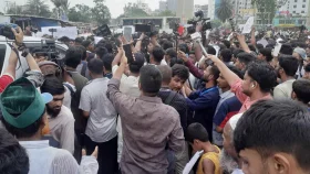 ৬ দাবিতে মাইলস্টোন শিক্ষার্থীদের বিক্ষোভ