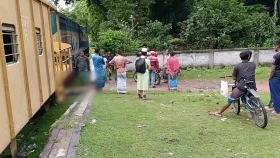 কালীগঞ্জে ট্রেনে কাটা পড়ে নারীর মৃত্যু