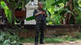 যুদ্ধ শুরু নিয়ে পরস্পরকে দায়ী করছে থাইল্যান্ড-কম্বোডিয়া