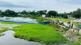 থানায় ঢুকে পুলিশকে ছুরিকাঘাত: পুকুরে মিললো হামলাকারীর মরদেহ 
