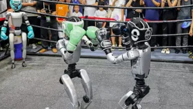 চীনে এআই সম্মেলনে তাক লাগাচ্ছে রোবট