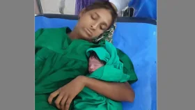 রাস্তায় সন্তান জন্ম দিলেন মানসিক ভারসাম্যহীন নারী, নেই পিতৃপরিচয়