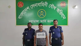 দামুড়হুদায় যৌথ অভিযানে অস্ত্র-গুলিসহ আটক ১ 